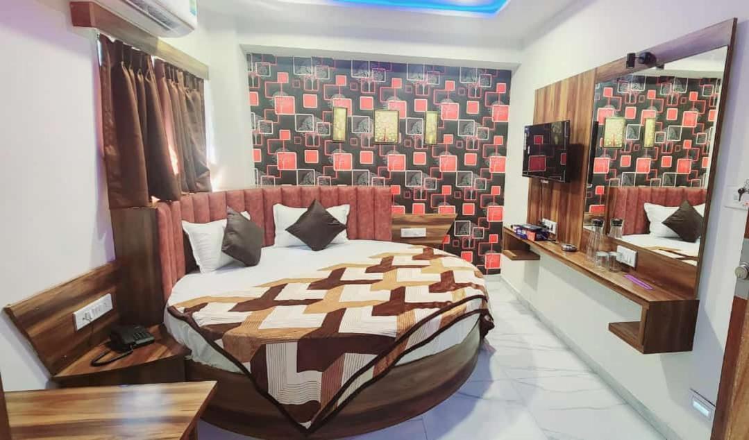 Hotel Sun Shine Ahmedabad Exterior foto